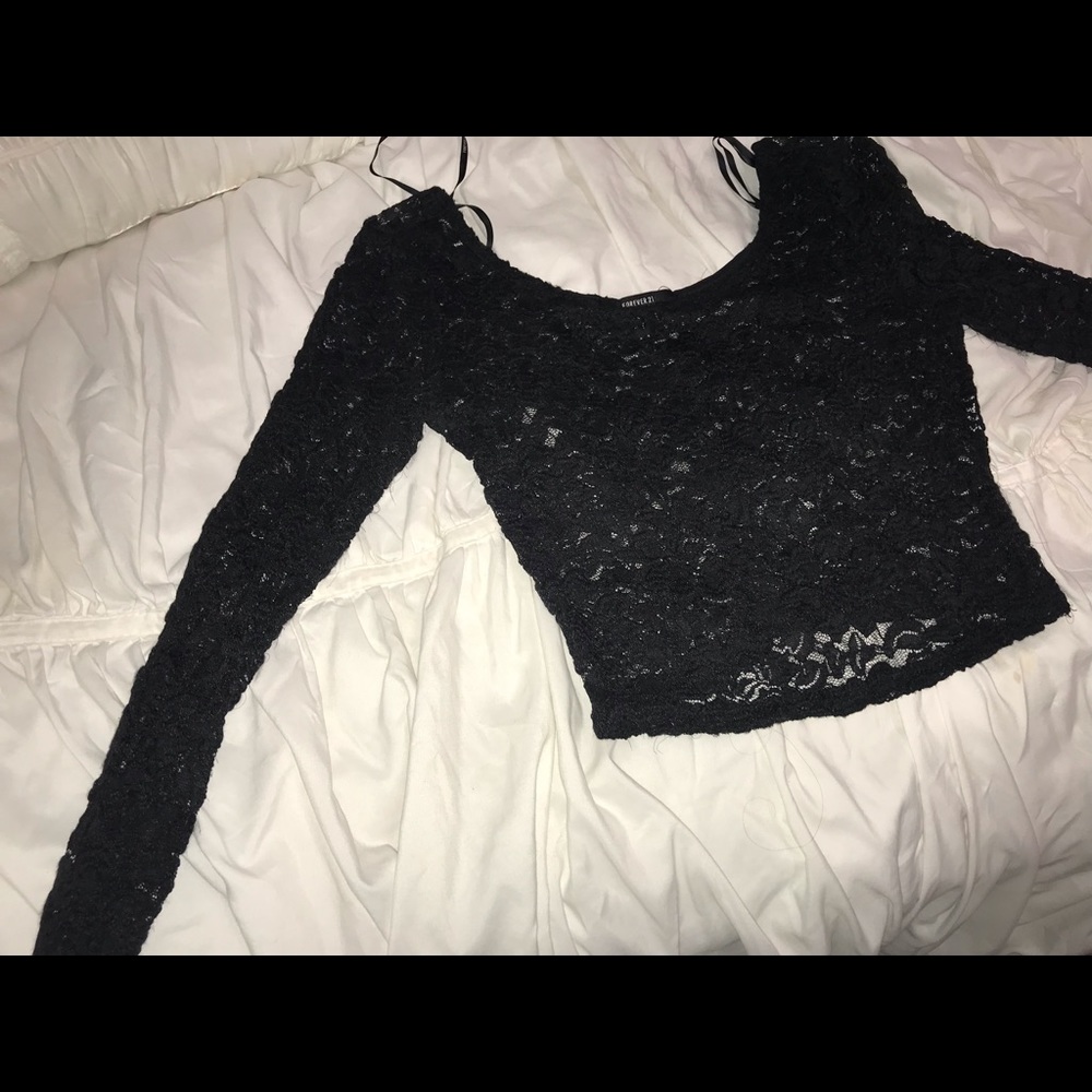 Black lace long sleeve crop top